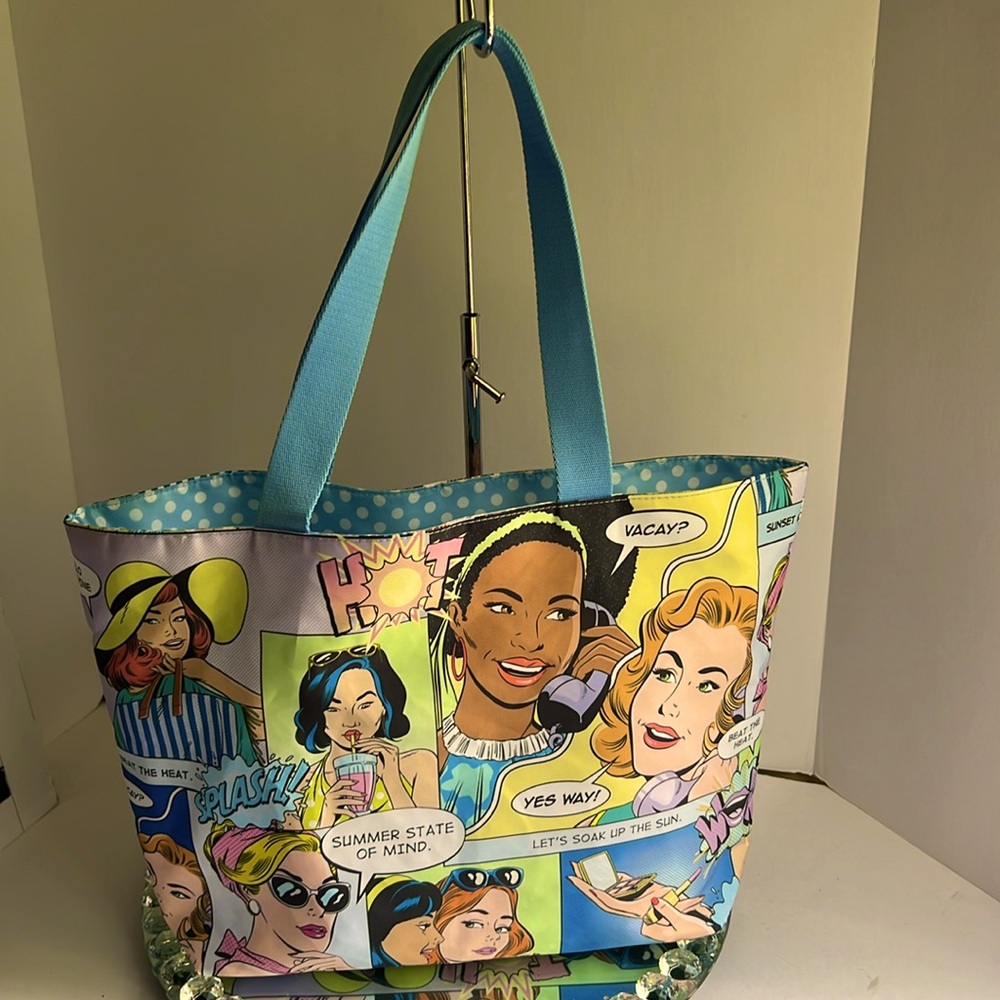 ESTEE LAUDER  NWOT reversible magazine or dots  tote bag